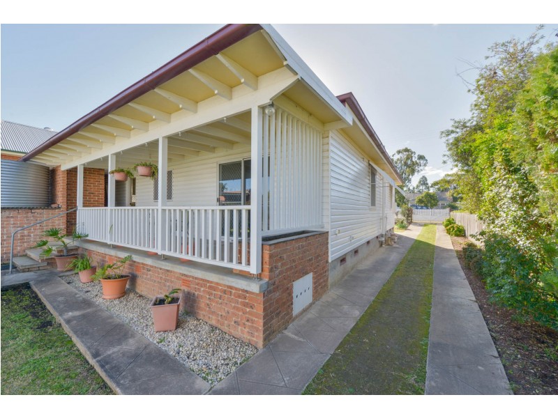 64 Mathews Street, Tamworth NSW 2340