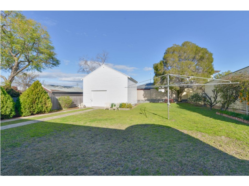 64 Mathews Street, Tamworth NSW 2340