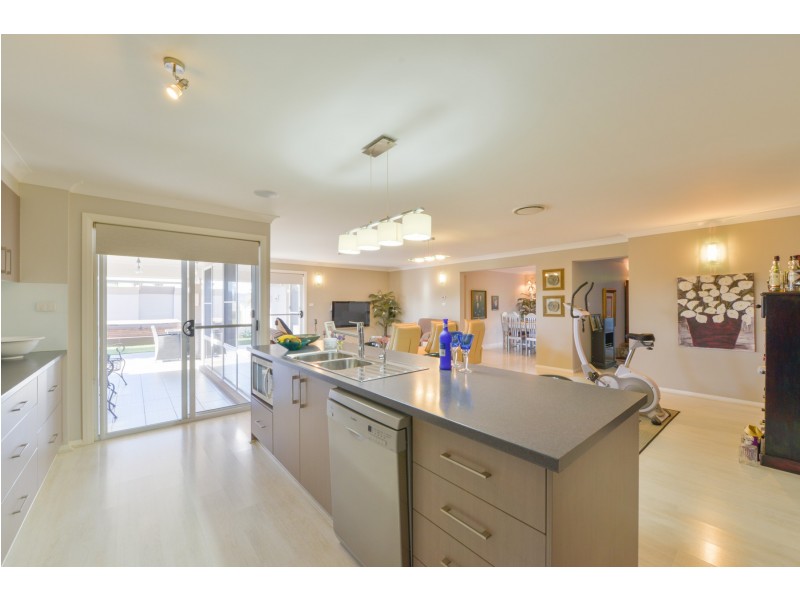 9 Wren Close, Calala NSW 2340