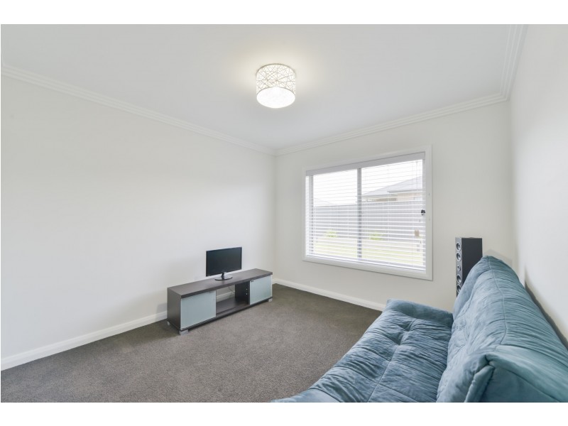 7 Grand Meadows Drive, Tamworth NSW 2340