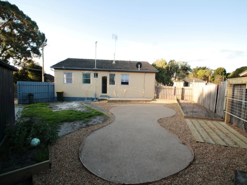 24 Poplar Street, Frankston North VIC 3200