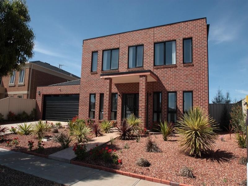14 Fiddlewood Turn, Melton West VIC 3337
