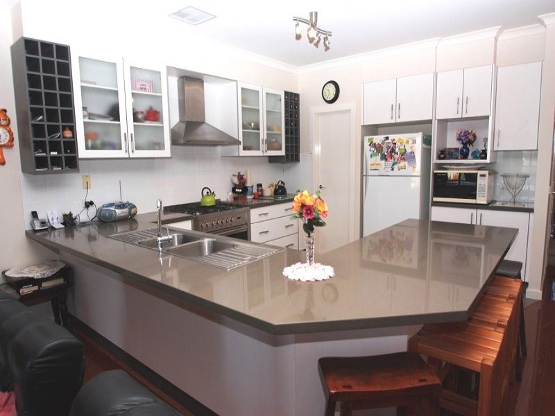 14 Fiddlewood Turn, Melton West VIC 3337