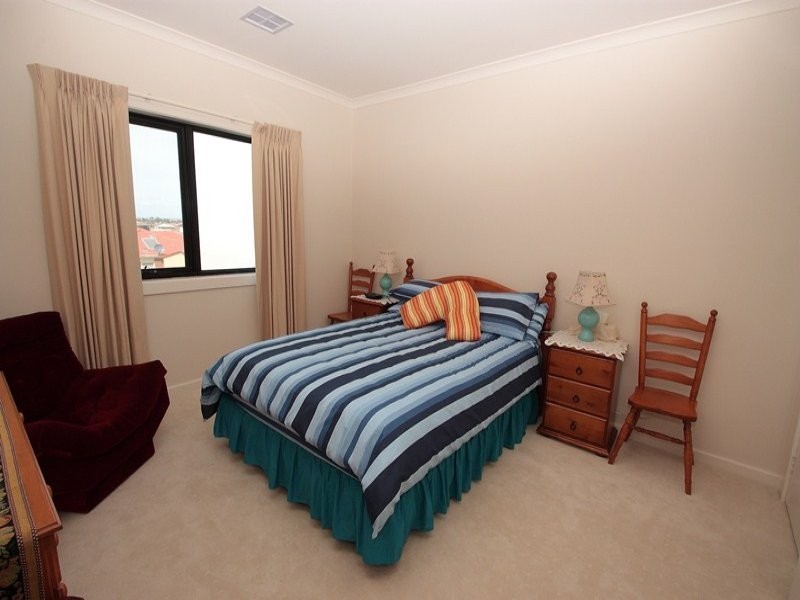 14 Fiddlewood Turn, Melton West VIC 3337