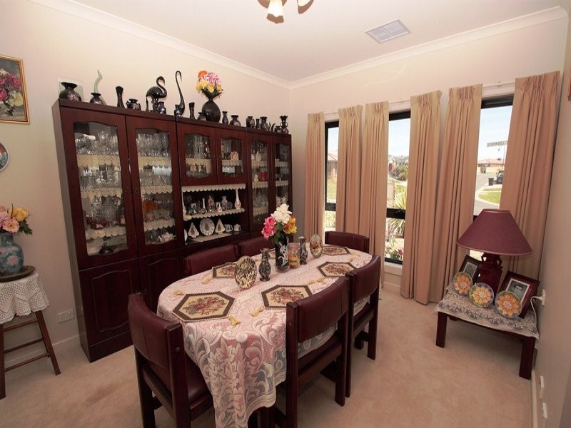 14 Fiddlewood Turn, Melton West VIC 3337
