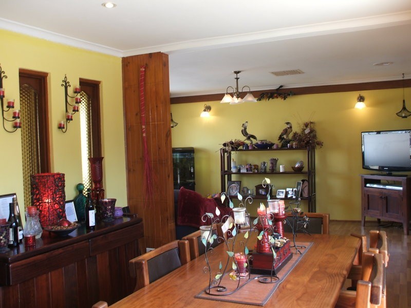 17 Bernard Drive, Melton South VIC 3338