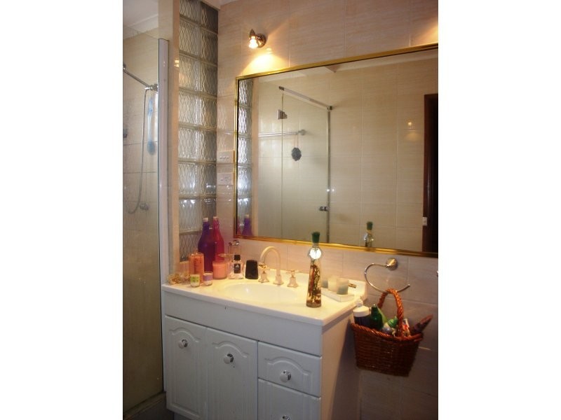 17 Bernard Drive, Melton South VIC 3338