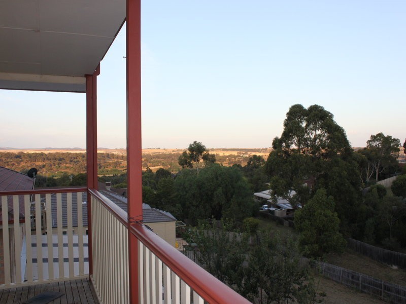 7 Riversdale Crescent, Darley VIC 3340