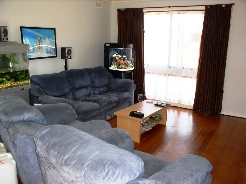 7 Bass Court, Melton South VIC 3338