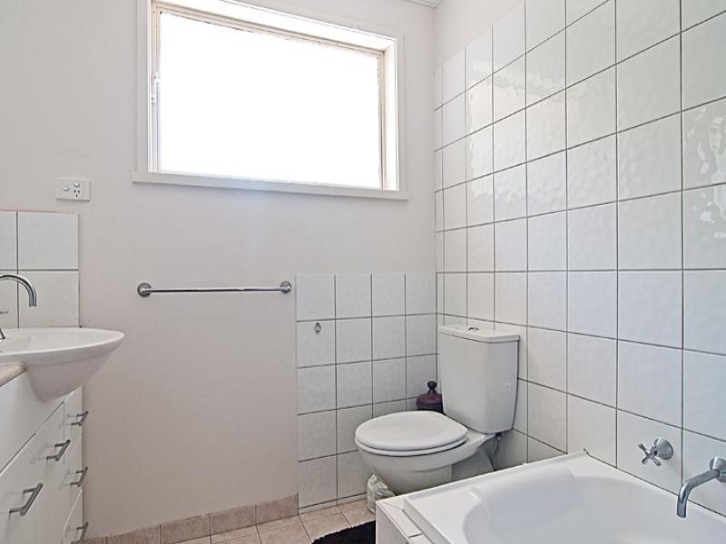 2 Quail Crescent, Melton VIC 3337