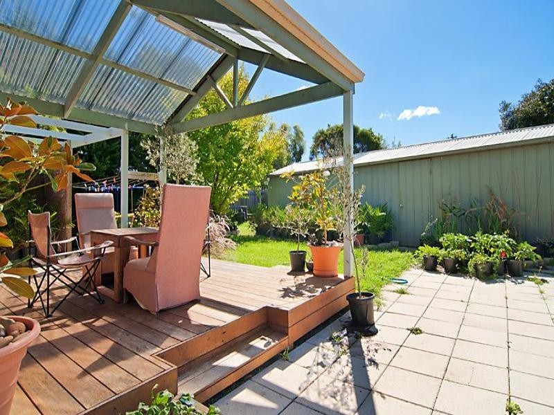 2 Quail Crescent, Melton VIC 3337
