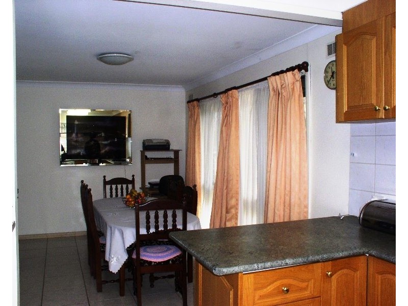 2 Hornbuckle Street, Melton VIC 3337