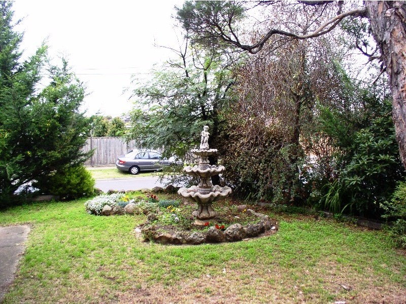 2 Hornbuckle Street, Melton VIC 3337