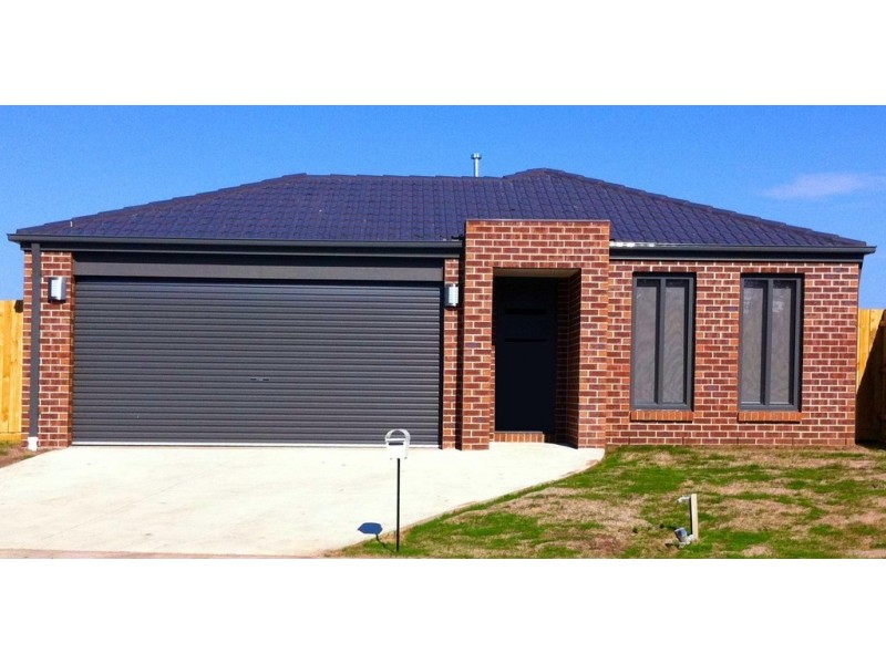 4 Wells Street, Pakenham VIC 3810