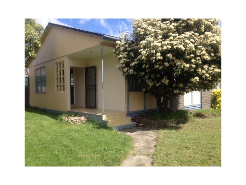 24 Poplar St., Frankston North VIC 3200