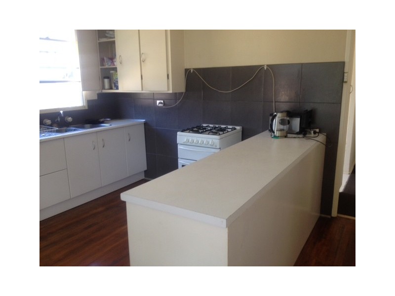 24 Poplar St., Frankston North VIC 3200