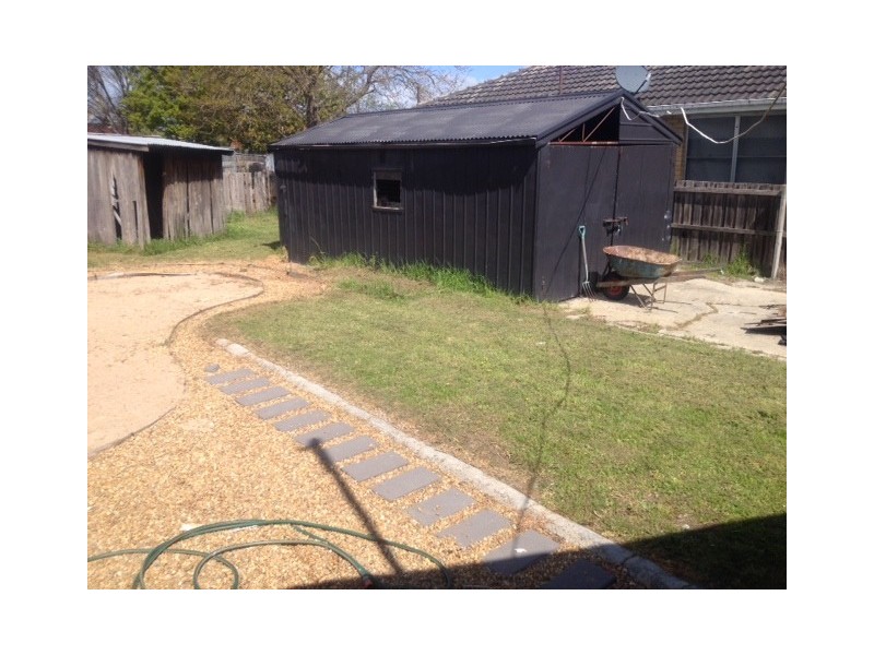 24 Poplar St., Frankston North VIC 3200