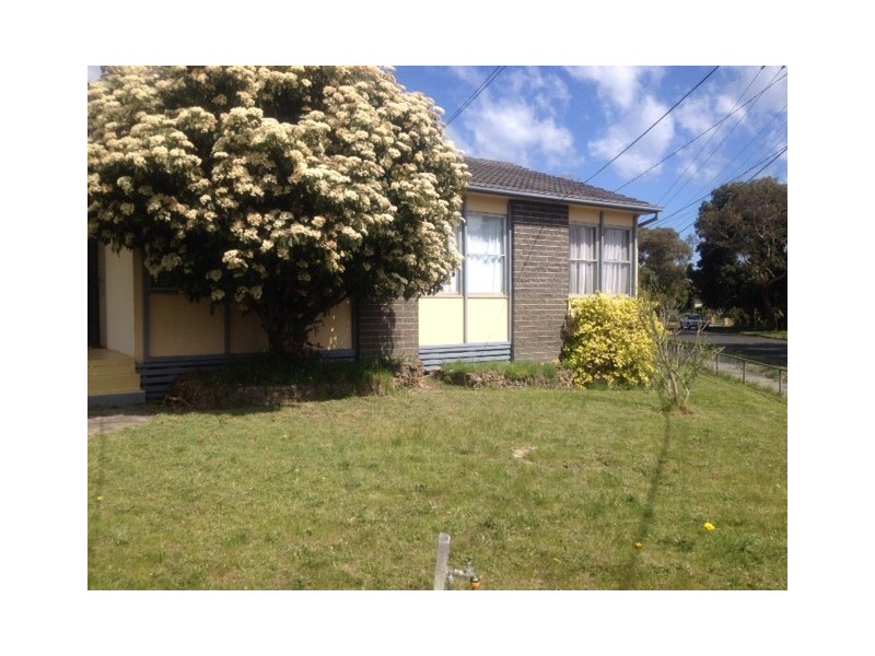 24 Poplar St., Frankston North VIC 3200