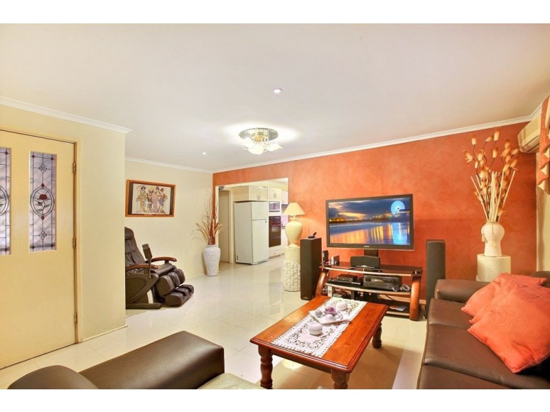 4 Cranberry Street, Macquarie Fields NSW 2564