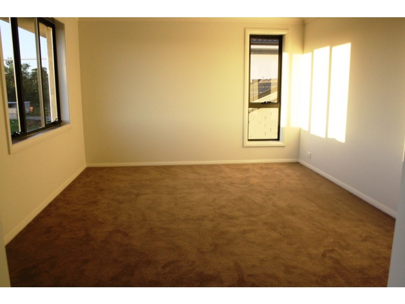 2 Brothers Lane, Glenfield NSW 2167