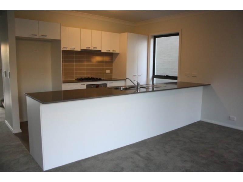 2 Brothers Lane, Glenfield NSW 2167