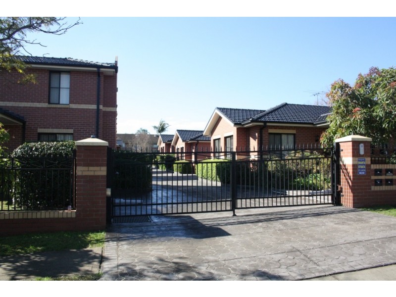 3/42 cordeaux Street, Campbelltown NSW 2560