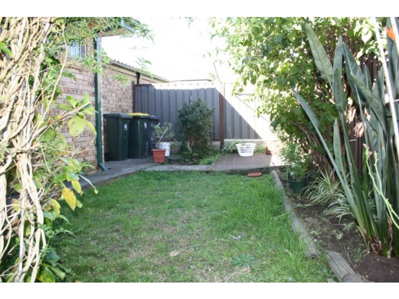 4/10 Bensley Road, Macquarie Fields NSW 2564