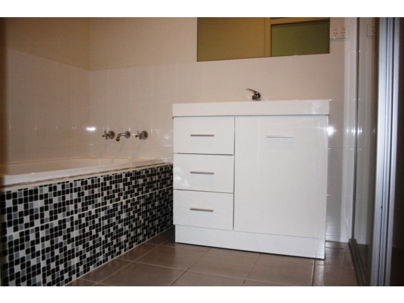 Macquarie Fields NSW 2564