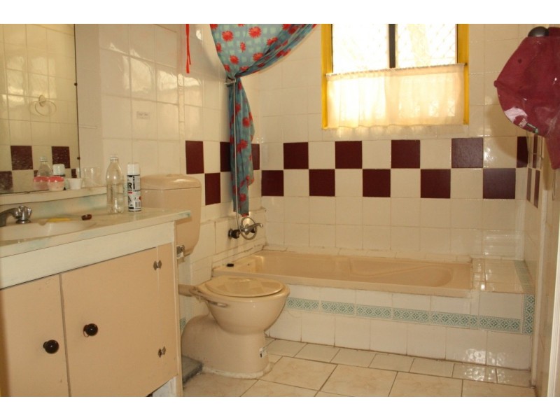 117 Saywell Rd, Macquarie Fields NSW 2564