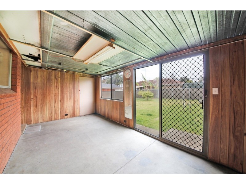 41 First Avenue, Macquarie Fields NSW 2564