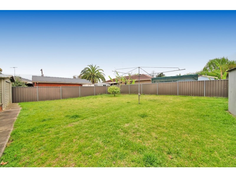 41 First Avenue, Macquarie Fields NSW 2564