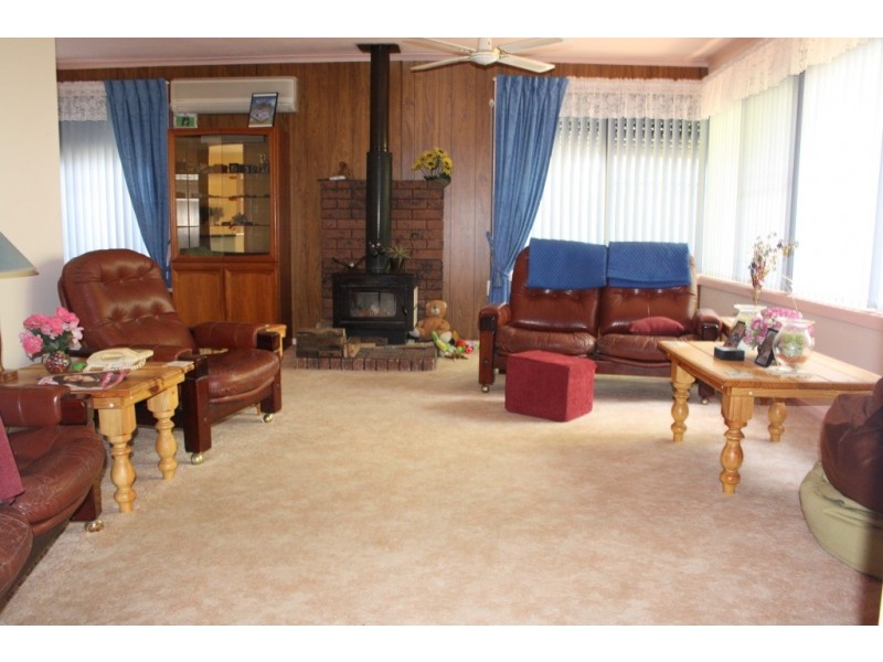2 Benham, Minto NSW 2566