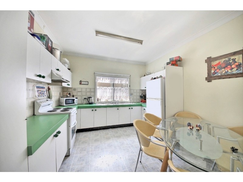 32 Gordon Avenue, Ingleburn NSW 2565