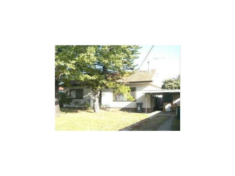 8 Macquarie Rd, Ingleburn NSW 2565