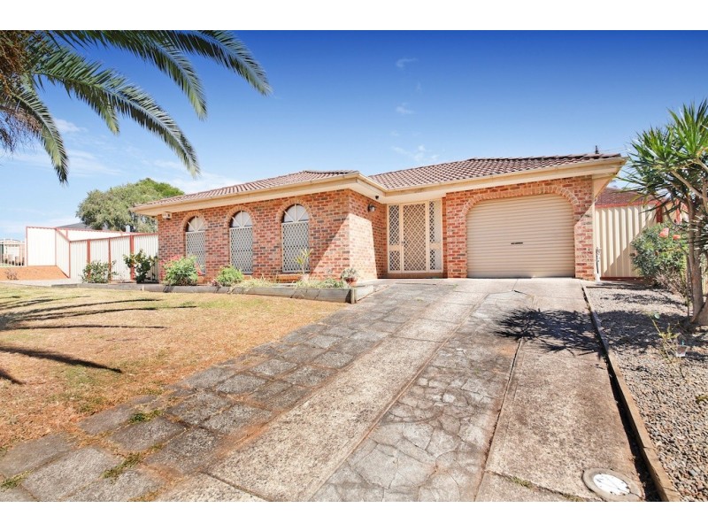 44 Lantana St, Macquarie Fields NSW 2564