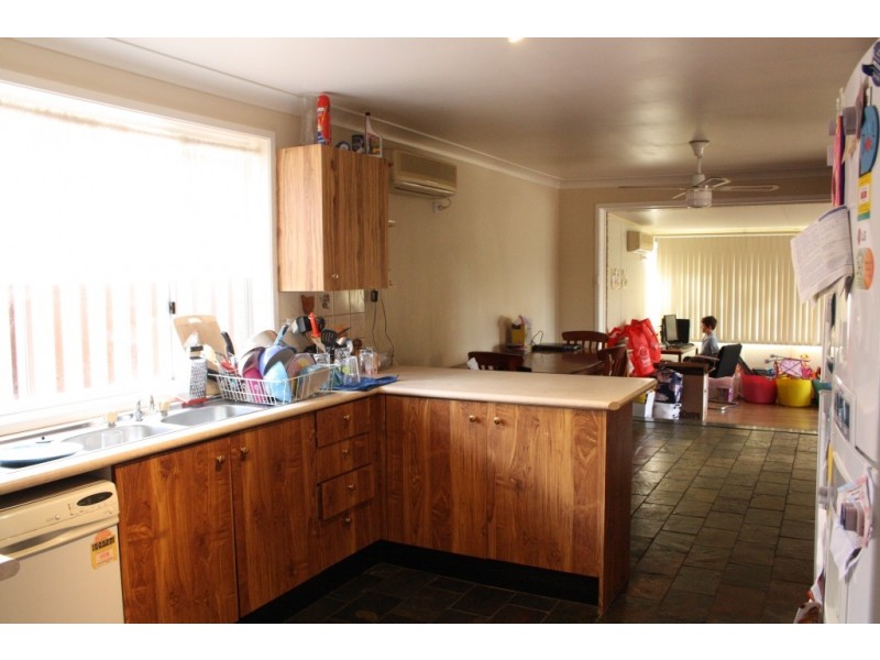 13 Svensden Pl, Ingleburn NSW 2565