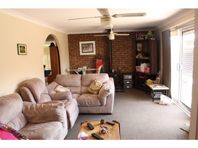 13 Svensden Pl, Ingleburn NSW 2565