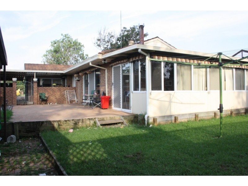 13 Svensden Pl, Ingleburn NSW 2565