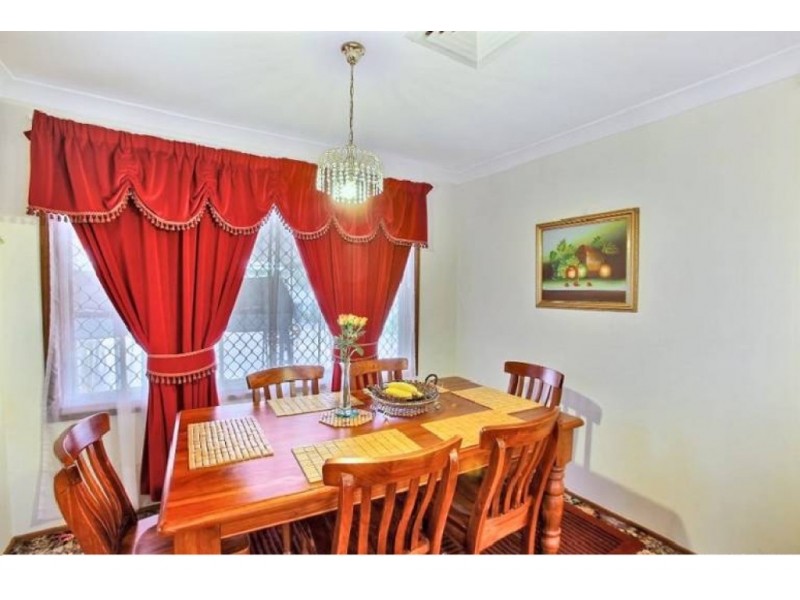 2 Amaranthus Place, Macquarie Fields NSW 2564