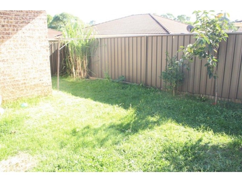 2/6 Bensley Rd, Macquarie Fields NSW 2564