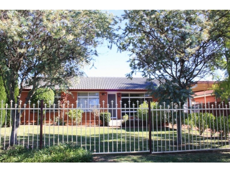 5 Harvey Street, Macquarie Fields NSW 2564