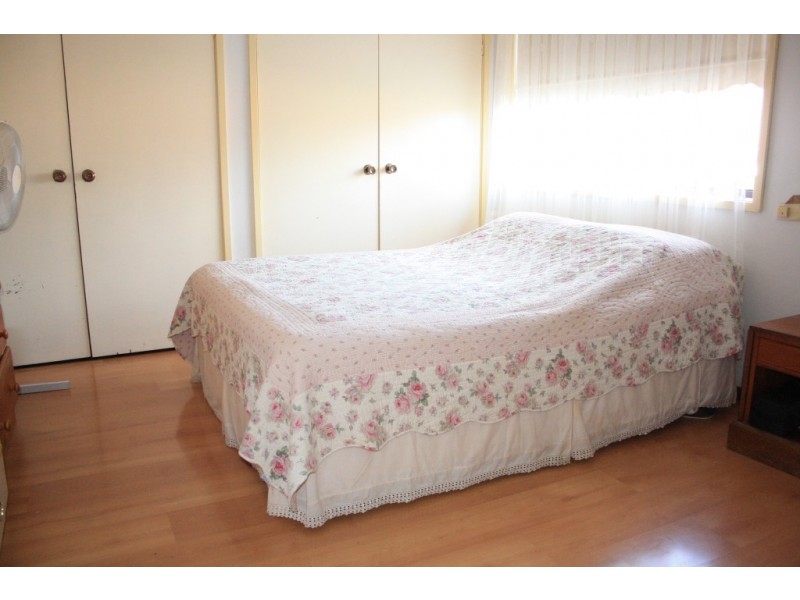 4/6 Jacquinot Place, Glenfield NSW 2167