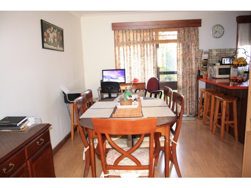 4/6 Jacquinot Place, Glenfield NSW 2167