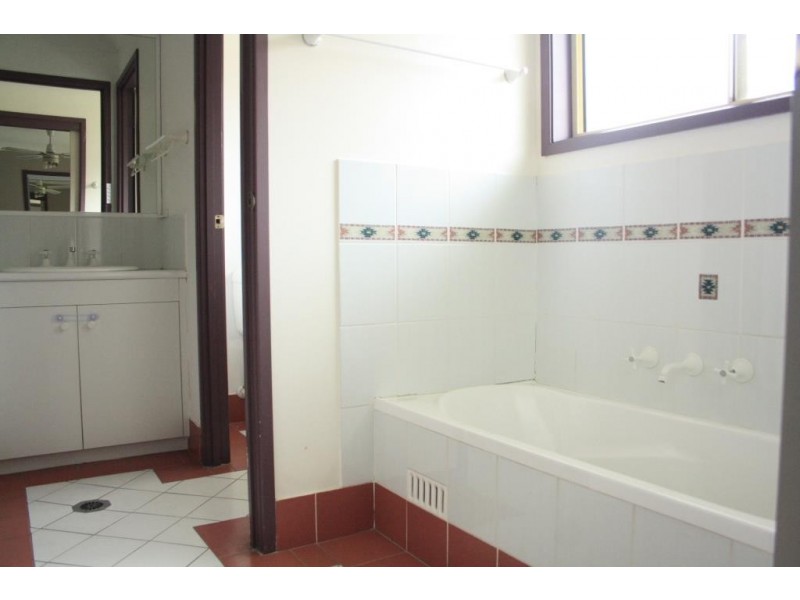 Macquarie Fields NSW 2564