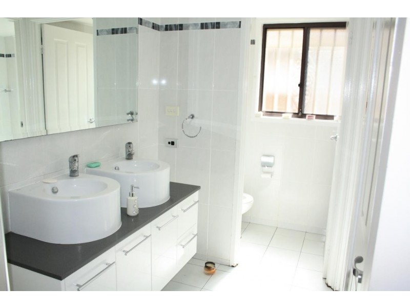 Macquarie Fields NSW 2564