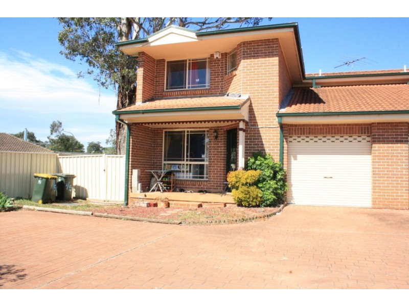 1/5 Casuarina Place, Macquarie Fields NSW 2564