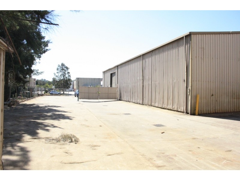 9 York St, Ingleburn NSW 2565