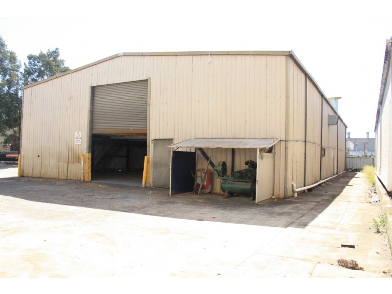 9 York St, Ingleburn NSW 2565