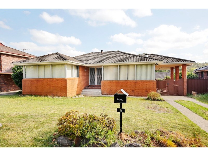5 Manam Place, Glenfield NSW 2167