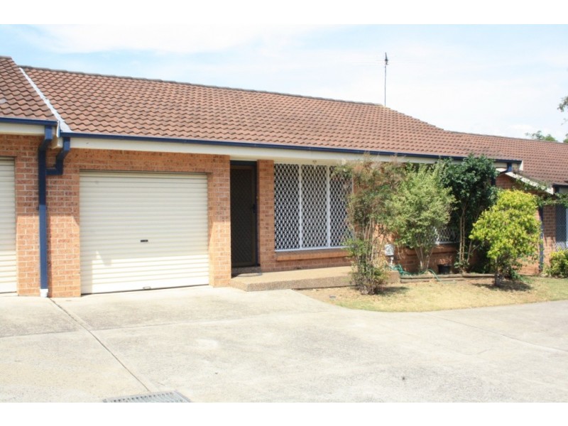 2/2 Bensley Road, Macquarie Fields NSW 2564